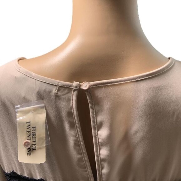Forever 21 Blouse Round Neck Long Sleeves Lace Overlay Tan/Black Women’s L NWT - Picture 11 of 13